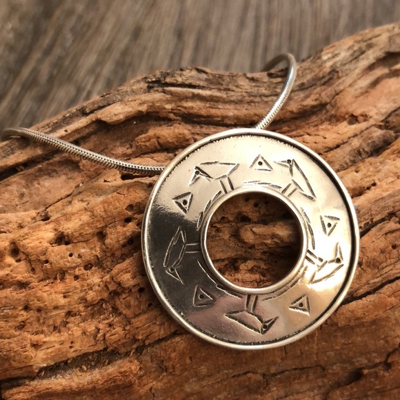 Sterling Silver Round Disc with Stick Figure Birds - Picture 3 of 14